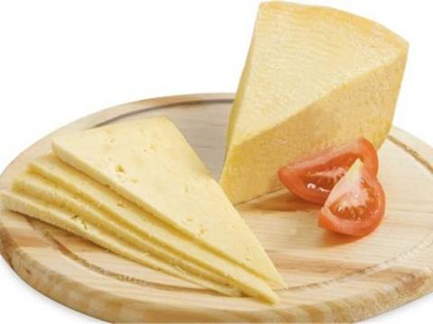 طريقة عمل الجبنة الرومي في المنزل