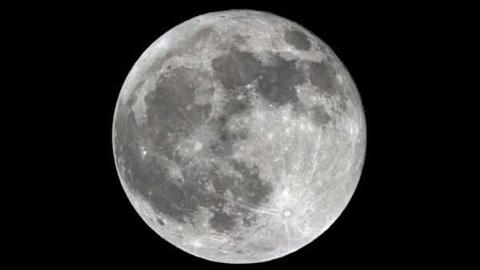 القمر البدر العملاق الرابع والأخير لعام 2023